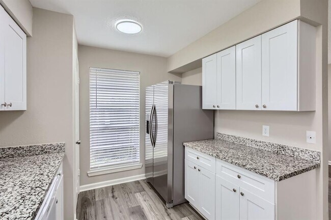 Building Photo - 7206 Sharpsburg Dr