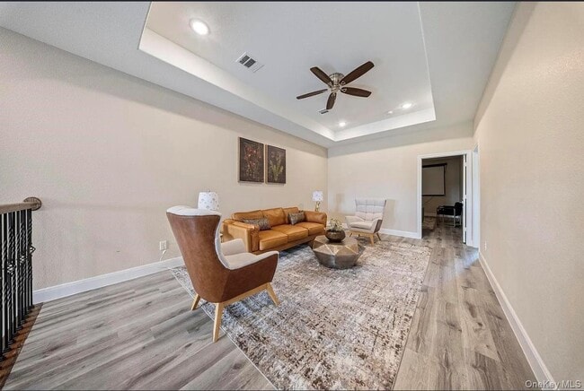 Building Photo - 1113 5th Ave