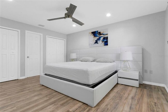 Building Photo - 8644 Sandberry Blvd