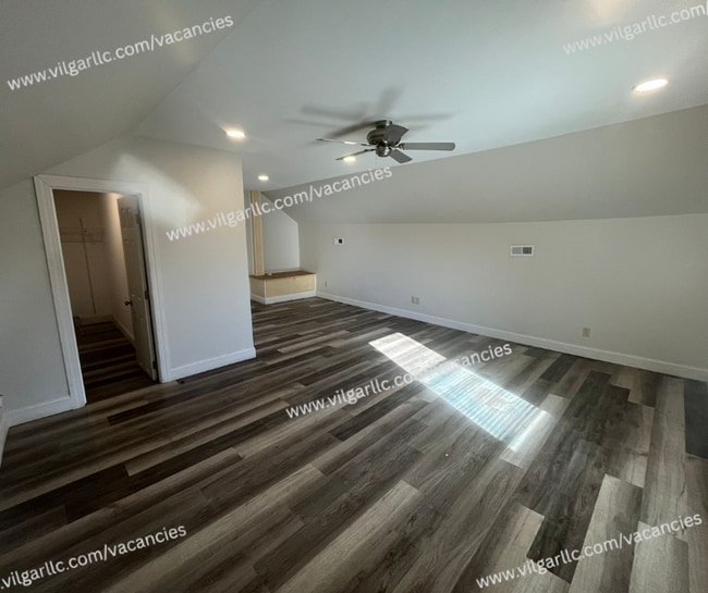 Building Photo - 3 Bedrooms • 1 Large Bathroom, Master suit...