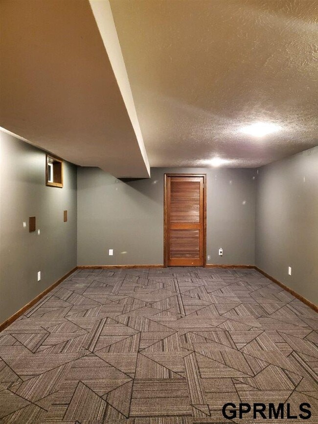 Building Photo - 6140 Hamilton St