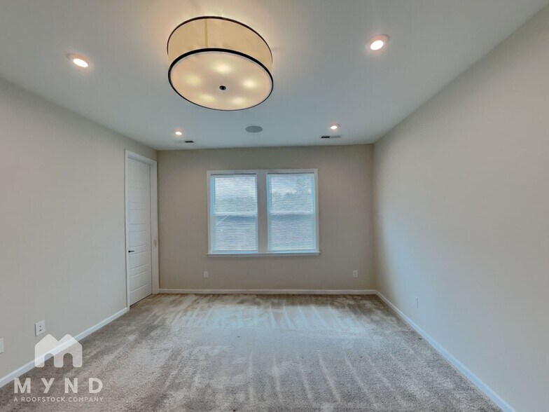 Building Photo - 2026 Howell Crk Wy