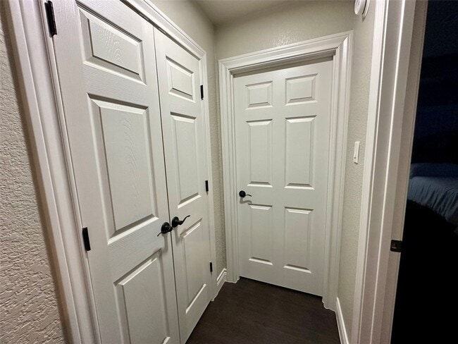 Building Photo - 21641 Forest Colony Dr