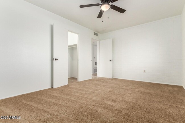 Building Photo - 11640 N Hagen Dr