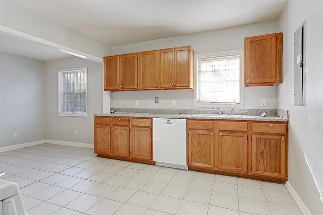 Building Photo - Charming 3 BD 2 BA Decatur Home Near Downtown Atlanta! ***Get 50% Off Your First Month! Limited T...