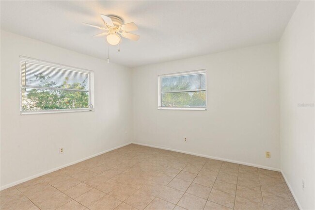 Building Photo - 1248 Lazy Lake Rd W