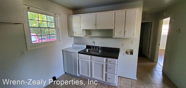 Building Photo - 2 br, 1 bath House - 2202 Mcconnell Road