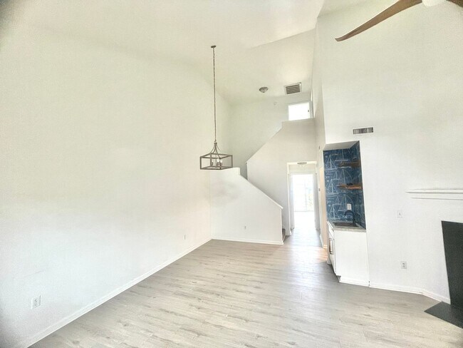 Building Photo - Stunning Waterfront Condo with Deep Water Access!