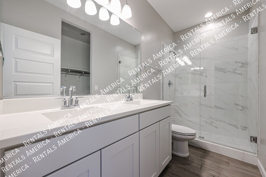 Building Photo - 8845 S 165th Ave