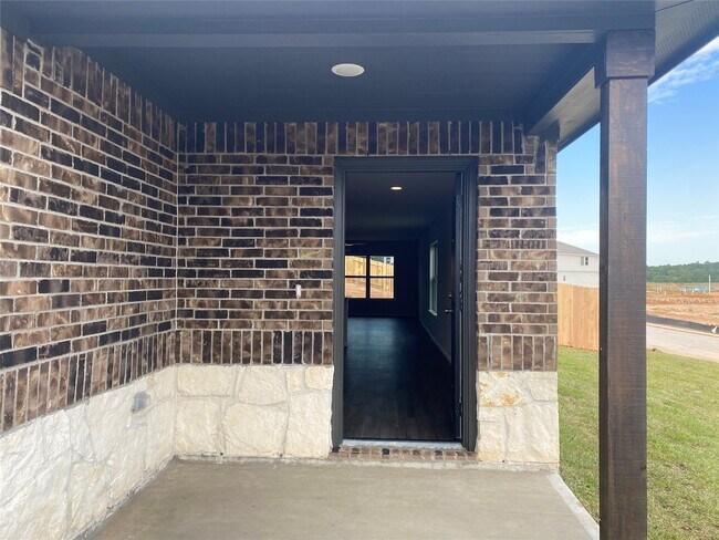 Building Photo - 802 Faison Ct