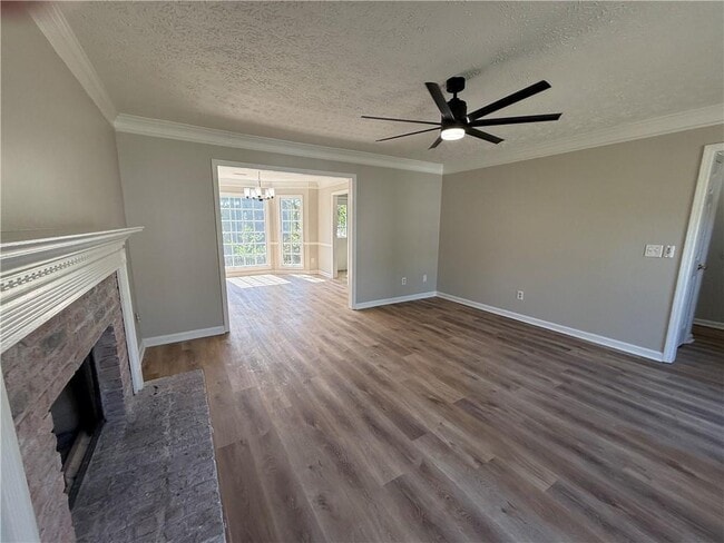 Building Photo - 979 Sugar Crossing Ln