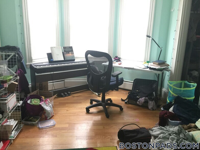 Building Photo - 35 Brookline St