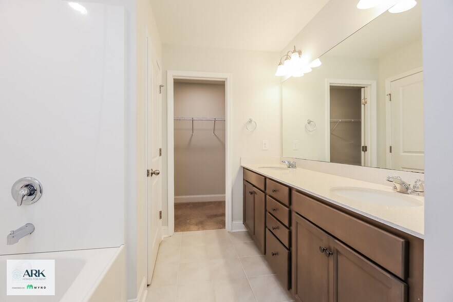 Building Photo - 301 Woodgate Wy