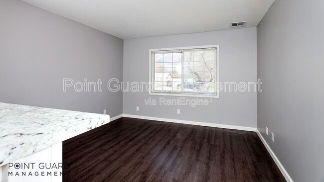 Building Photo - 2110 E 16th St N