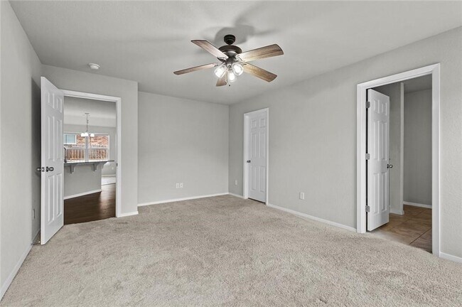 Building Photo - 313 Woodcreek St