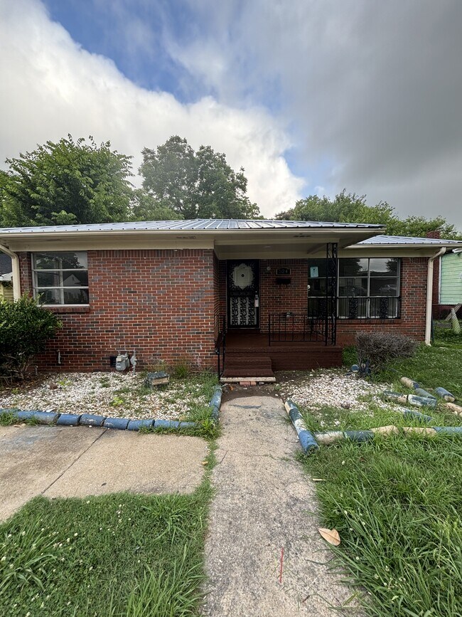 Primary Photo - 524 55th St