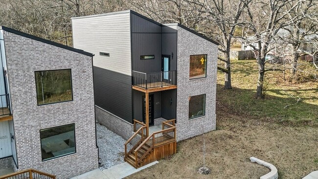 Building Photo - 479 S Happy Hollow Rd