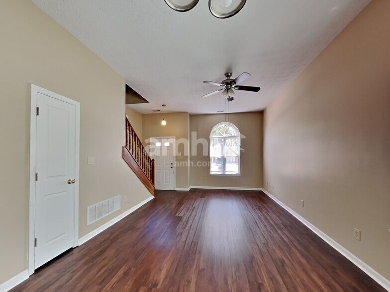 Building Photo - 1610 Winding Creek Trl