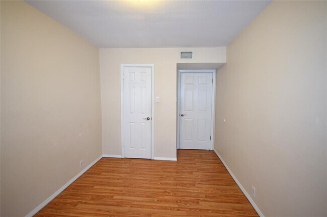 Building Photo - 8102 Amelia Rd