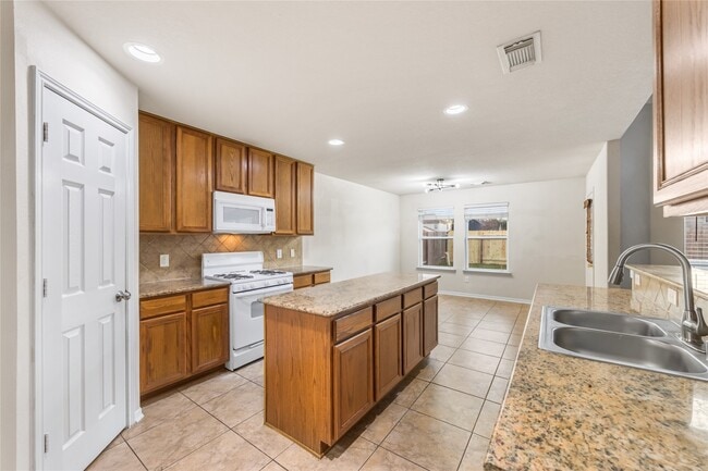 Building Photo - 15410 Redbud Dale Ct