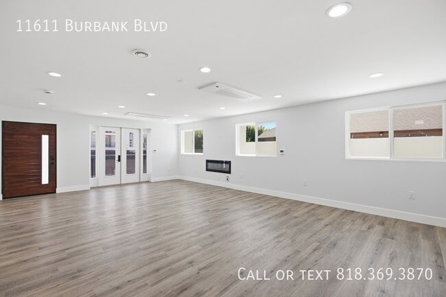 Building Photo - 11611 Burbank Blvd