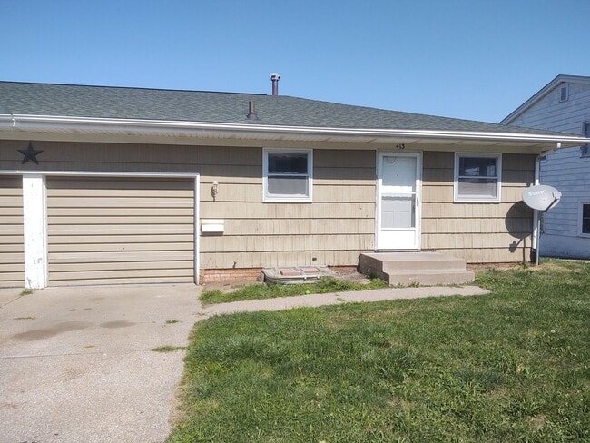 Building Photo - SW 413/415 Milan