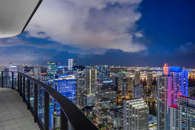 Building Photo - 1000 Brickell Plaza