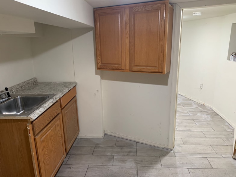 Building Photo - 156 Beach St