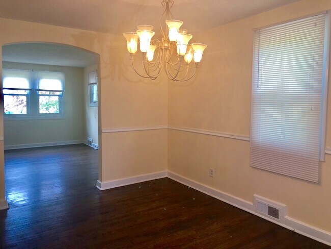 Building Photo - Charming 3 Bedroom/2 Bathroom Duplex in West Hills, MD!