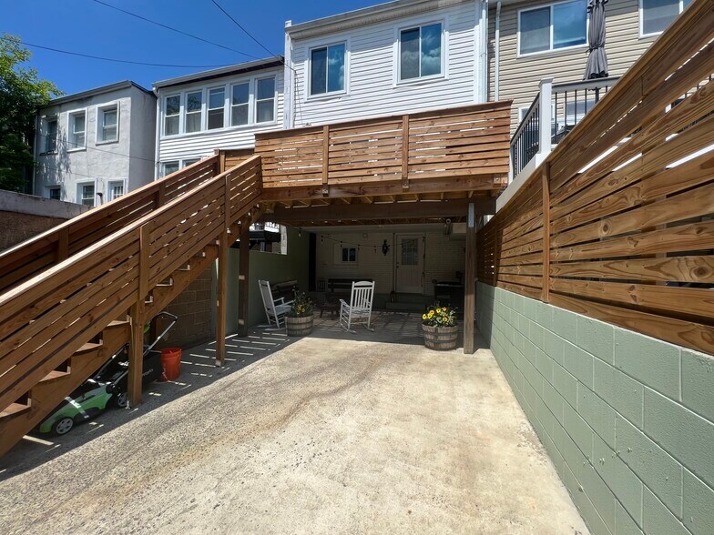 Building Photo - 1415 Trinidad Ave NE