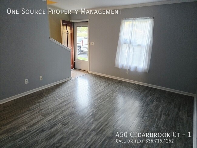 Building Photo - 450 Cedarbrook Ct