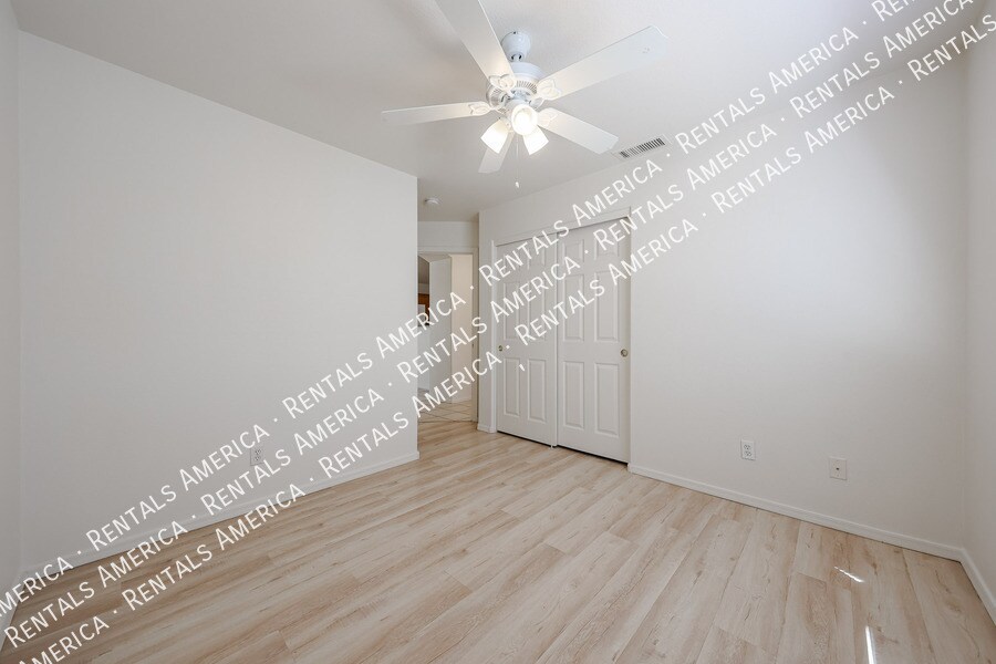 Building Photo - 17463 W Rock Wren Ct