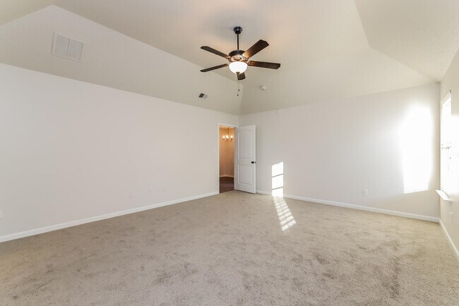 Building Photo - 9425 Darren Cir S