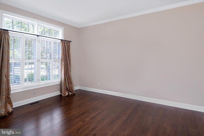 Building Photo - 3 Maidstone Ct
