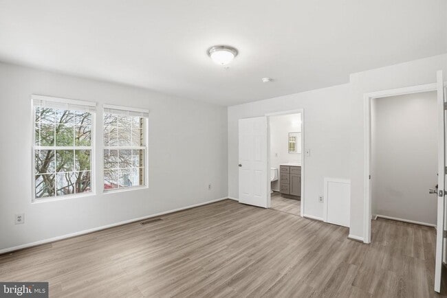 Building Photo - 10718 Kitchener Ct