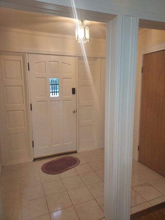 Building Photo - 3453 NW Thurman St