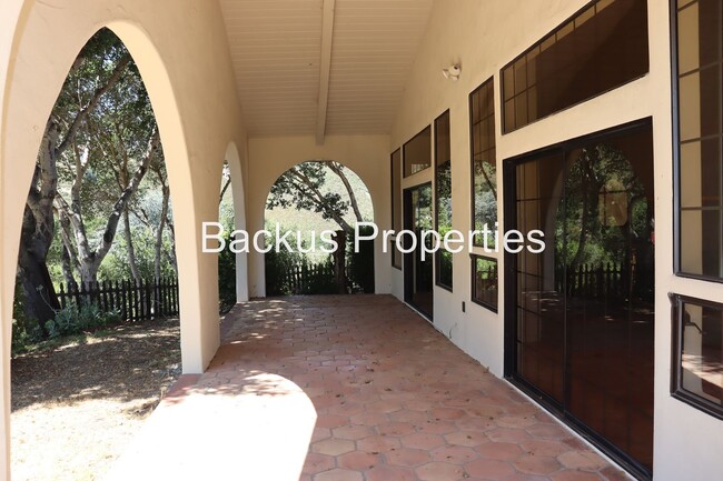 Building Photo - 11585 McCarthy Rd