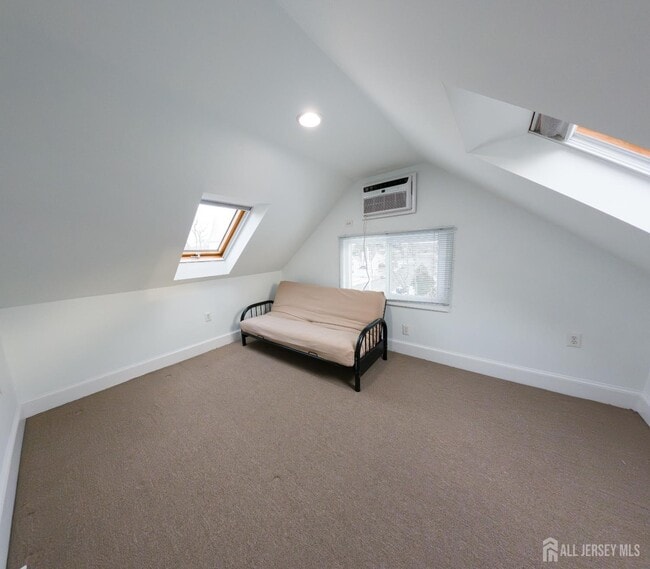 Building Photo - 15 Sedgwick St