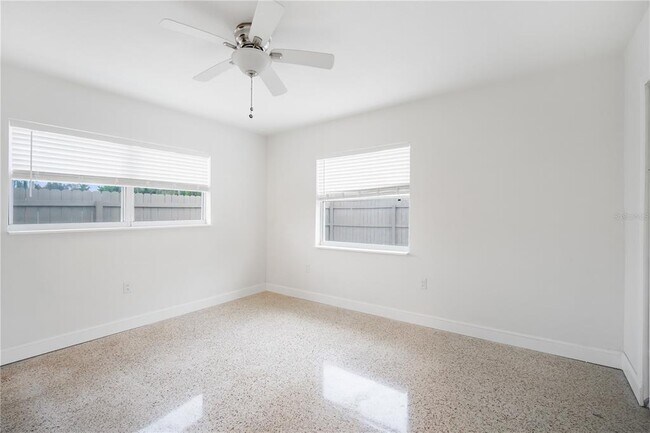 Building Photo - 10237 Tarpon Dr