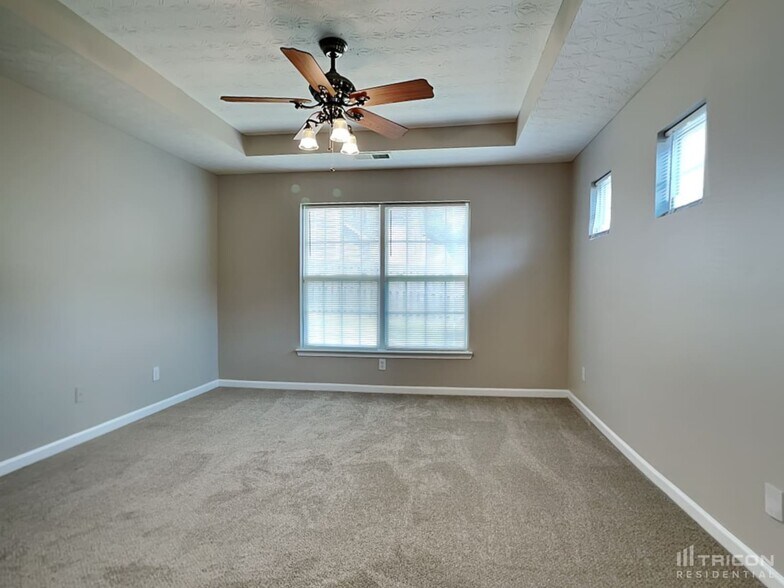 Building Photo - 298 Arrowhead Dr