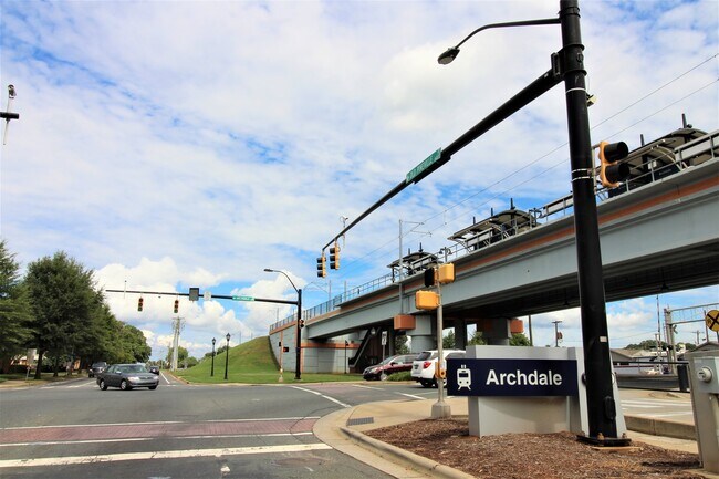 Building Photo - 6424 Old Pineville Rd