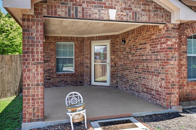 Building Photo - 315 Waterlily Way