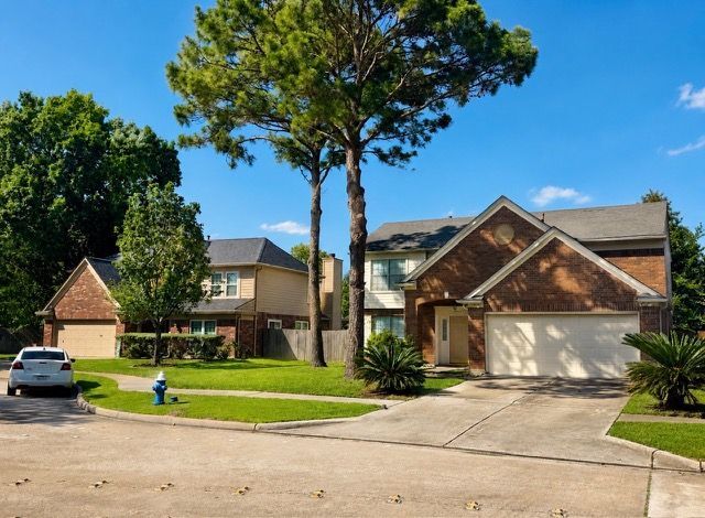 Building Photo - 9914 Cedaredge Dr