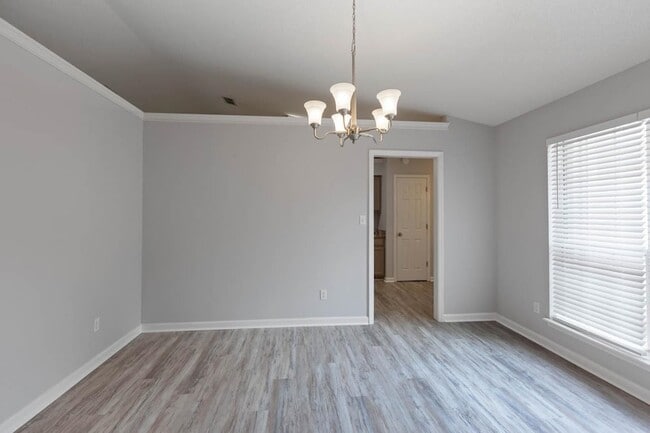 Building Photo - 121 Duncan Dr
