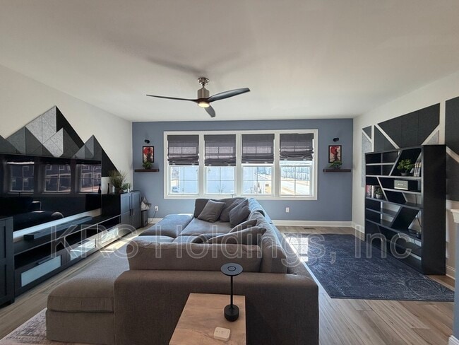 Building Photo - 2027 Melbourne St