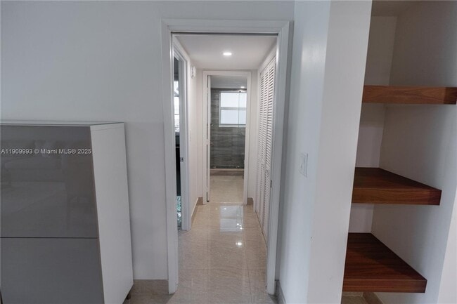 Building Photo - 4017 N Cypress Dr