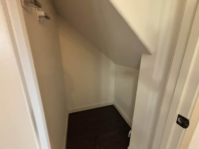 Building Photo - 999 Lennox Blvd