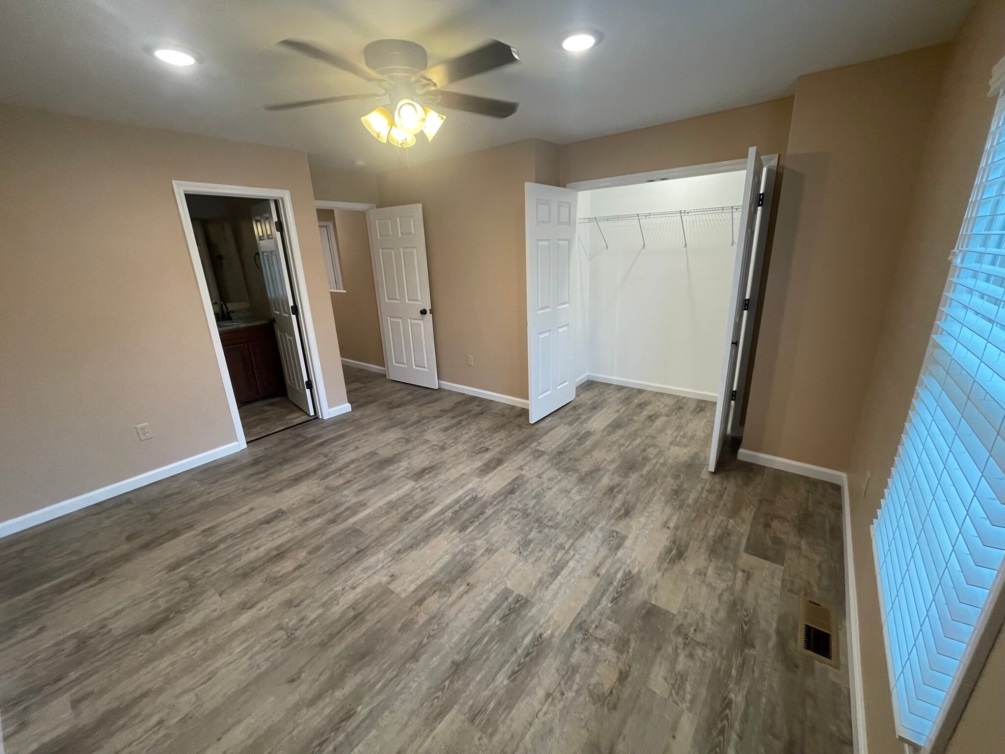 Building Photo - 1206 Bardsley Rd