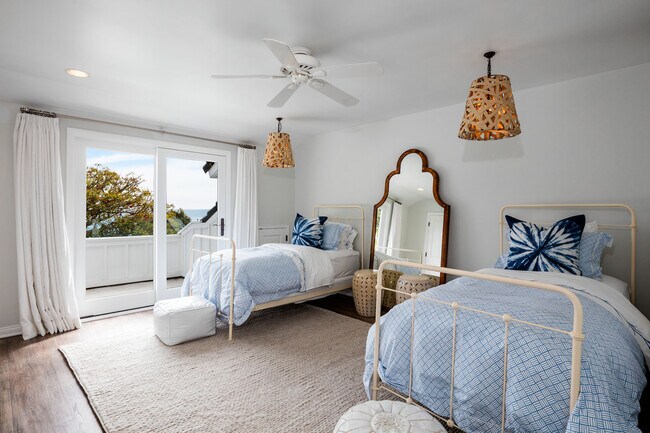 Upstairs bedroom #3 - 29225 Cliffside Dr