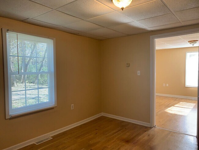 Building Photo - One Level House off Campbell Avenue